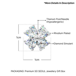 Load image into Gallery viewer, SO SEOUL 'Alette' Signature Dual-Toned Cubic Zirconia Jewelry Set with Snowflake Pendant Necklace and Clover Stud Earrings