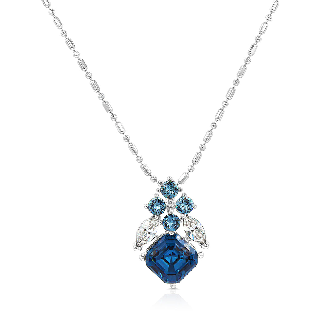 SO SEOUL  Lic Crown Emerald Montana Crown Swarovski Crystal Pendant Necklace