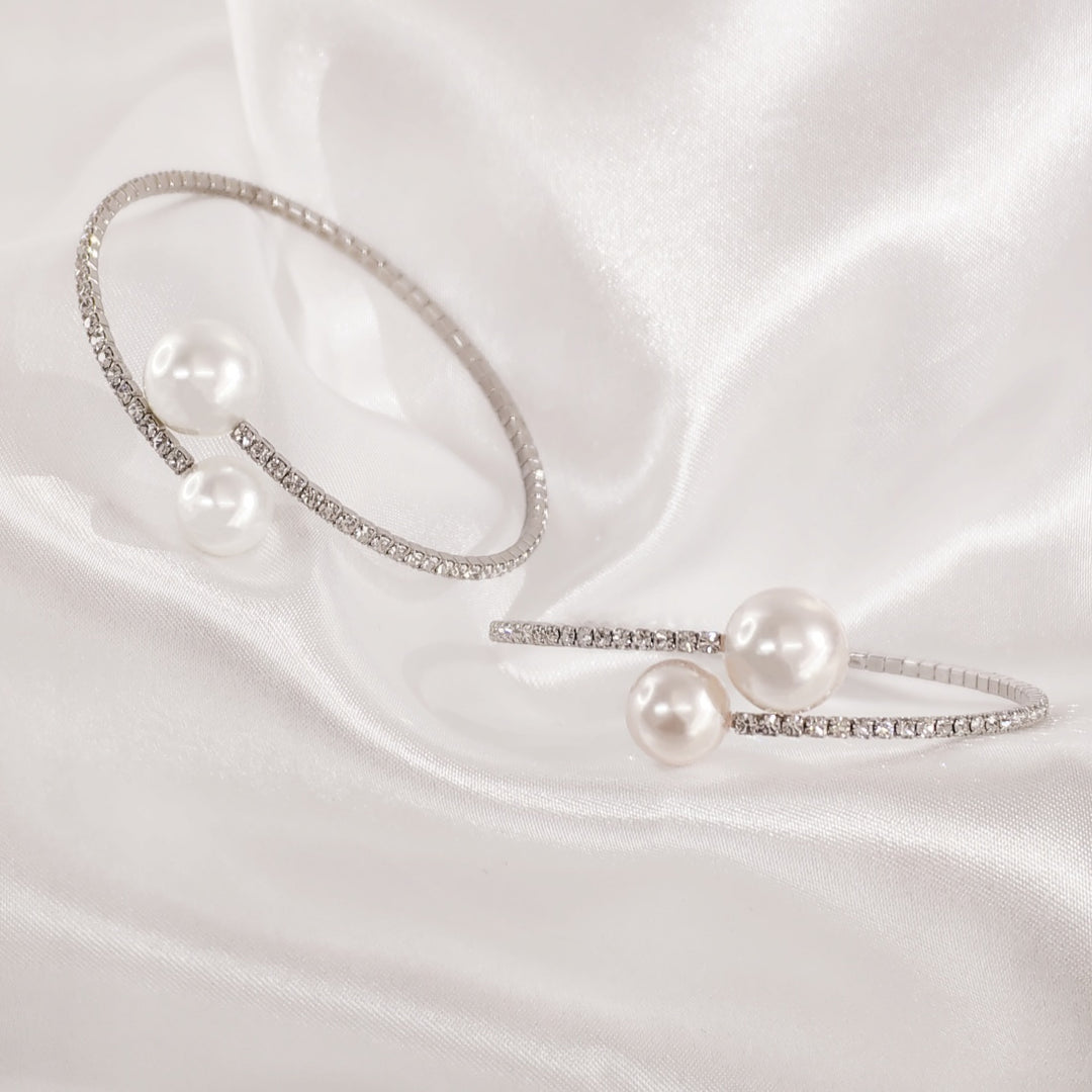 SO SEOUL Quinn Pearl Bracelet – Spiral Adjustable Cuff with Austrian Crystals in Pink or White