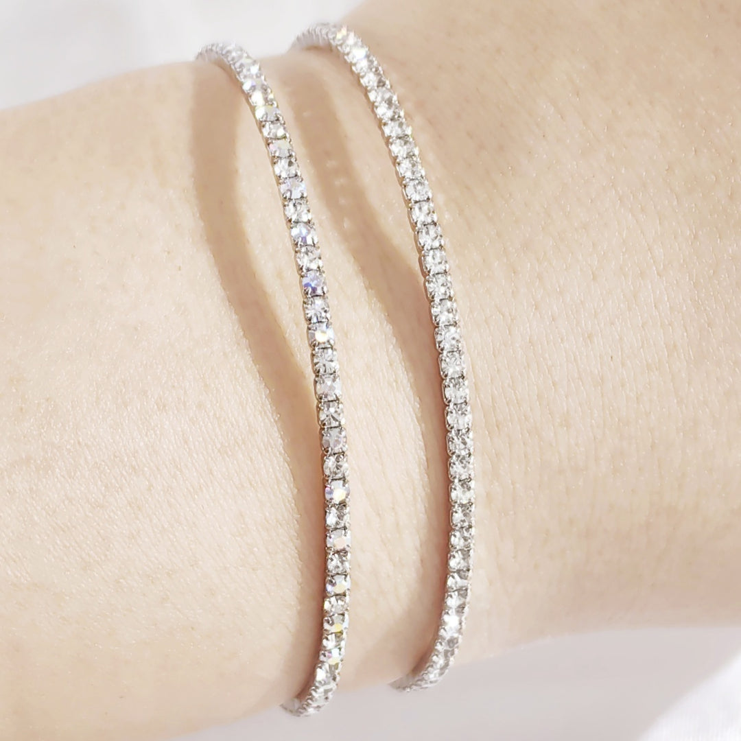 SO SEOUL Chiara Classic Single Row Austrian Crystal Circle Spiral Adjustable Open-End Bangle