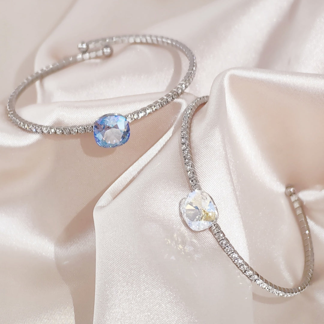 SO SEOUL Carina Cushion Moonlight/Light Sapphire Shimmer Swarovski® Crystal Spiral Open-End Bangle