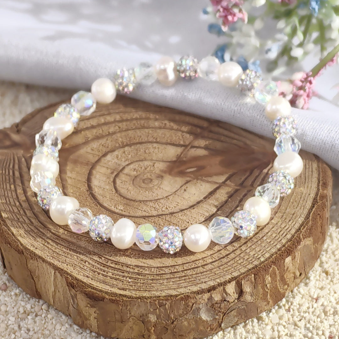 SO SEOUL Lucent Nature Freshwater White Pearl with Round White Austrian Crystal Elastic Bracelet