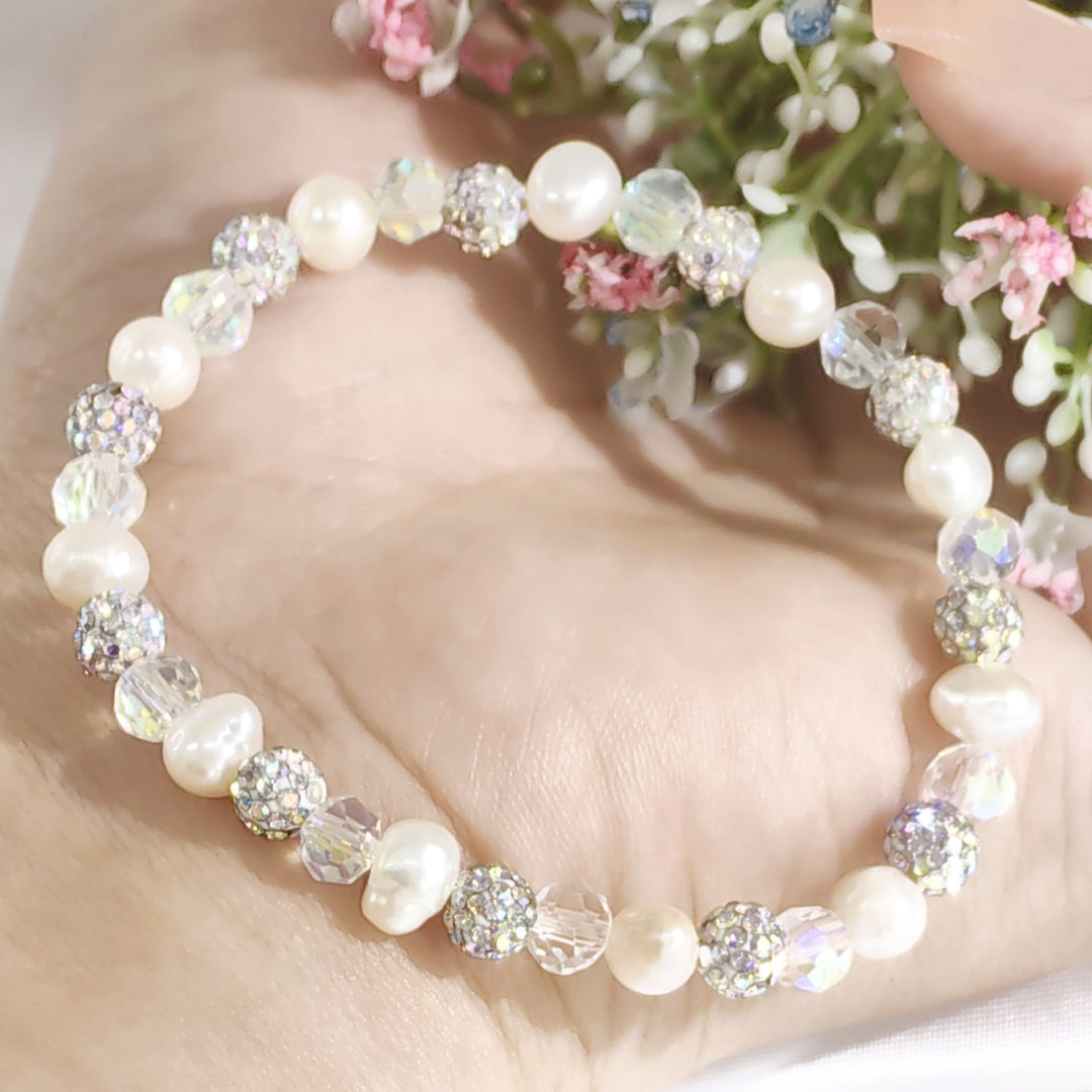 SO SEOUL Lucent Nature Freshwater White Pearl with Round White Austrian Crystal Elastic Bracelet
