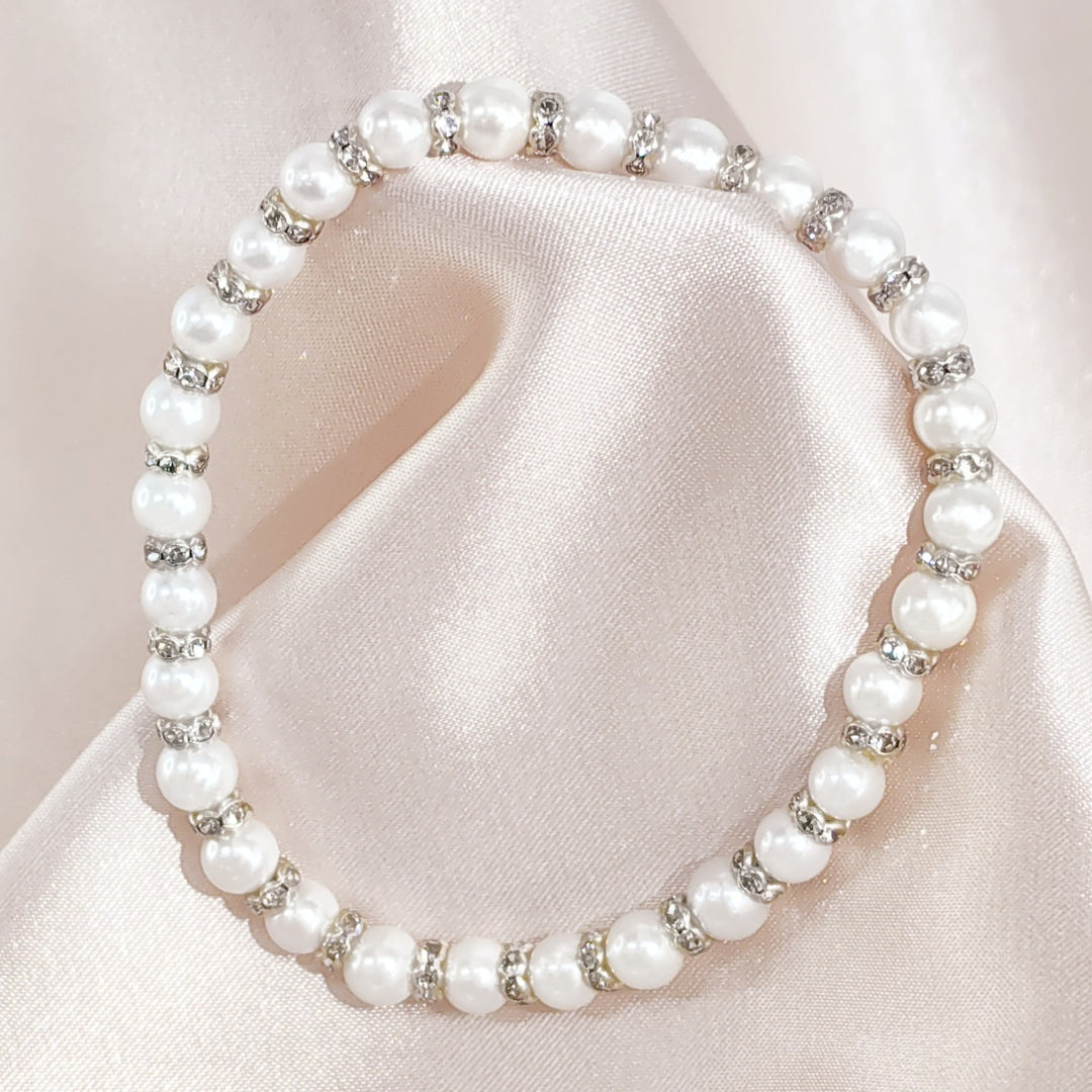 SO SEOUL Quinn Pearl in White with Multi Beads Austrian Crystal Elastic Bracelet