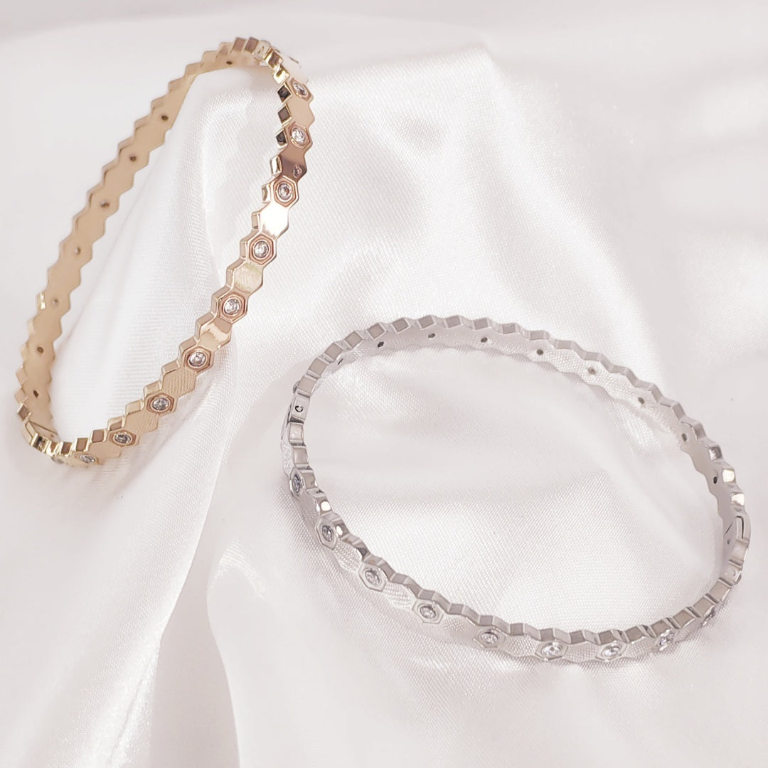 SO SEOUL Bumble Bee Honeycomb Encrusted Diamond Simulant Cubic Zirconia Rhodium/Rose Gold Side Hinged Bangle