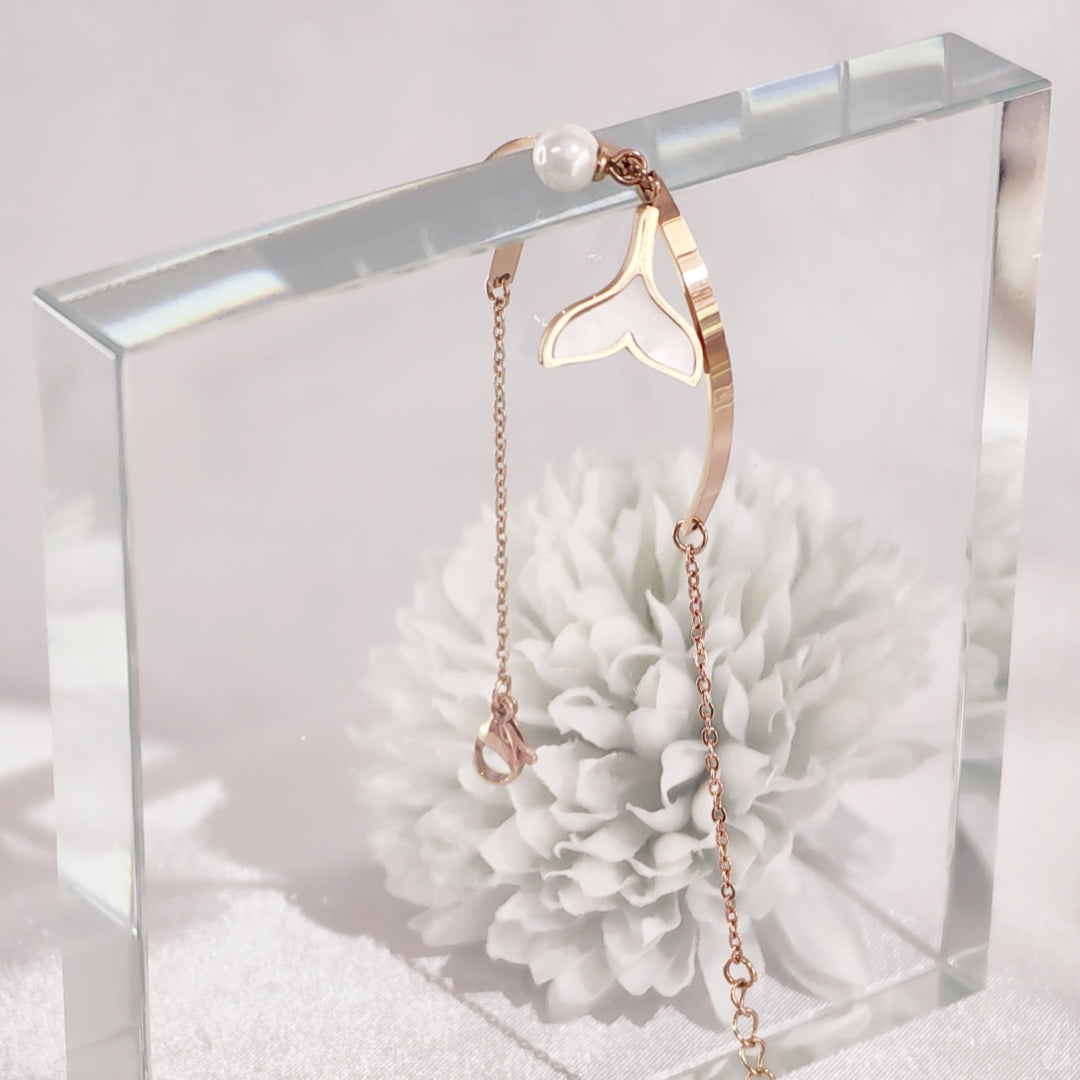 SO SEOUL Ocean The Sea Whale Tail Charm with Dangling Pearl Rose Gold Bracelet