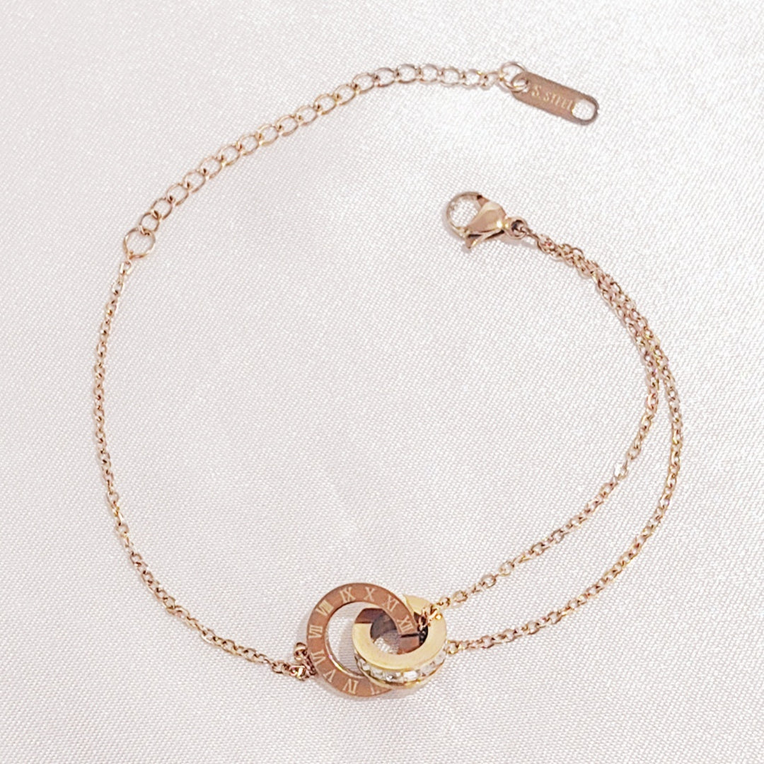 SO SEOUL Roman Numeral Interlocking Bracelet – Rose Gold Full Band CZ Diamond Simulant Circle Charm