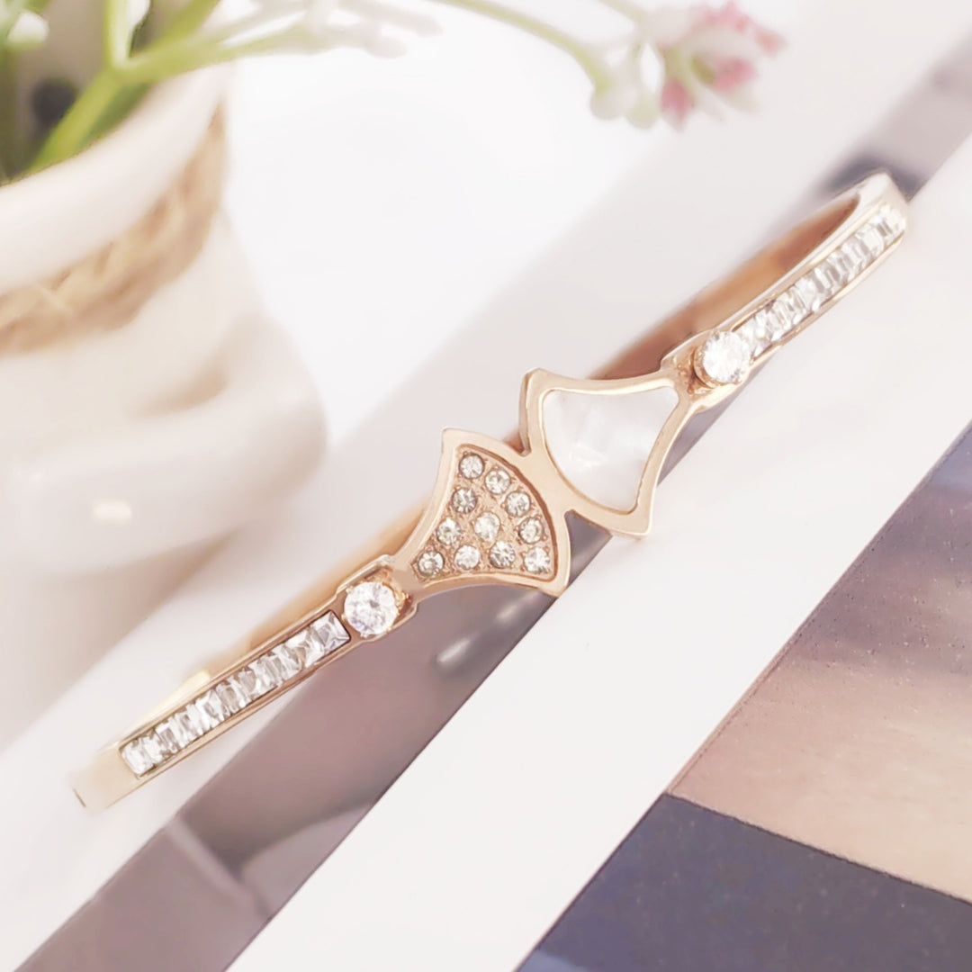 SO SEOUL Harper Wavy Fan Insets Mother of Pearl Austrian Crystal Rose Gold Bangle