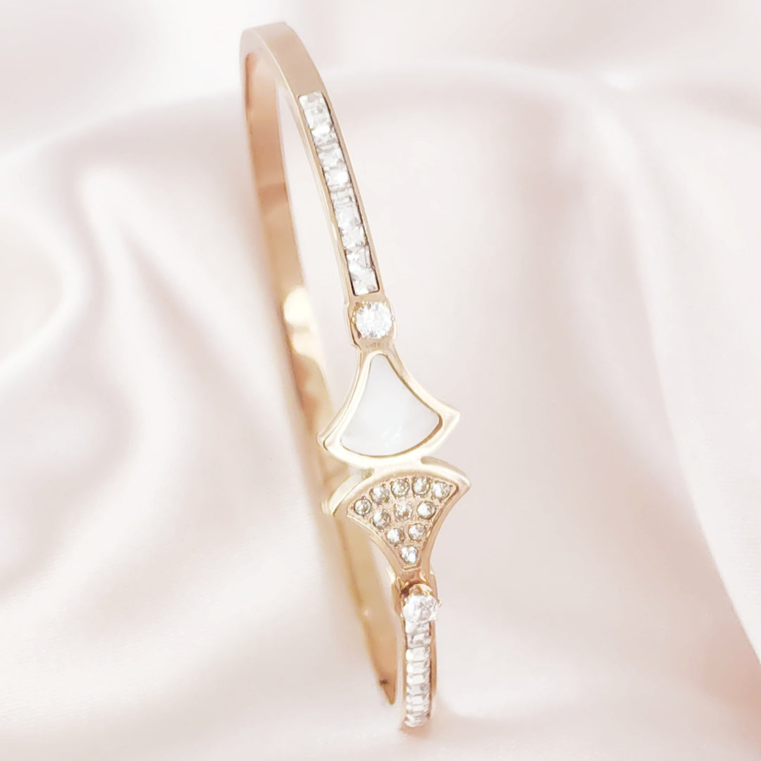 SO SEOUL Harper Wavy Fan Insets Mother of Pearl Austrian Crystal Rose Gold Bangle