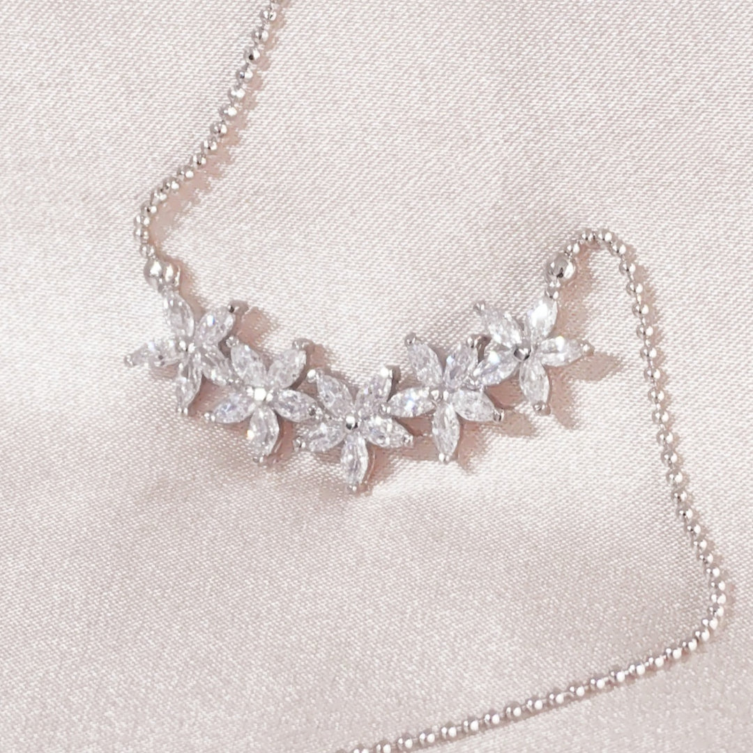 SO SEOUL Leilani Flower Petals Quintuple Diamond Simulant Cubic Zirconia with Fixed Chain Necklace