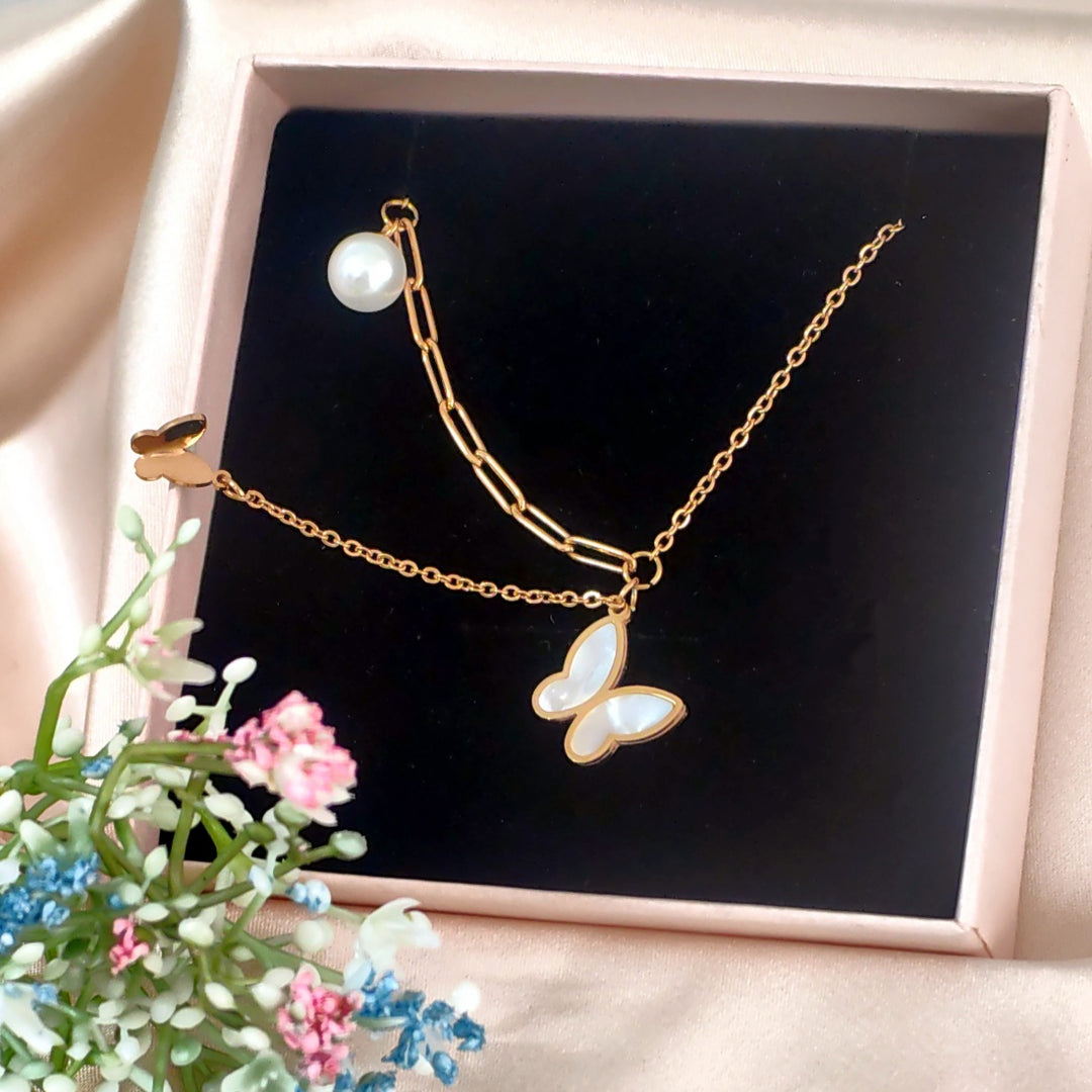 SO SEOUL Caria Butterfly Whisper Mother of Pearl with Pearl Rose Gold Fixed Necklace