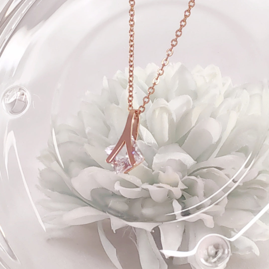 SO SEOUL Attract Y Emerald Square Diamond Simulant Cubic Zirconia Rose Gold Pendant Chain Necklace