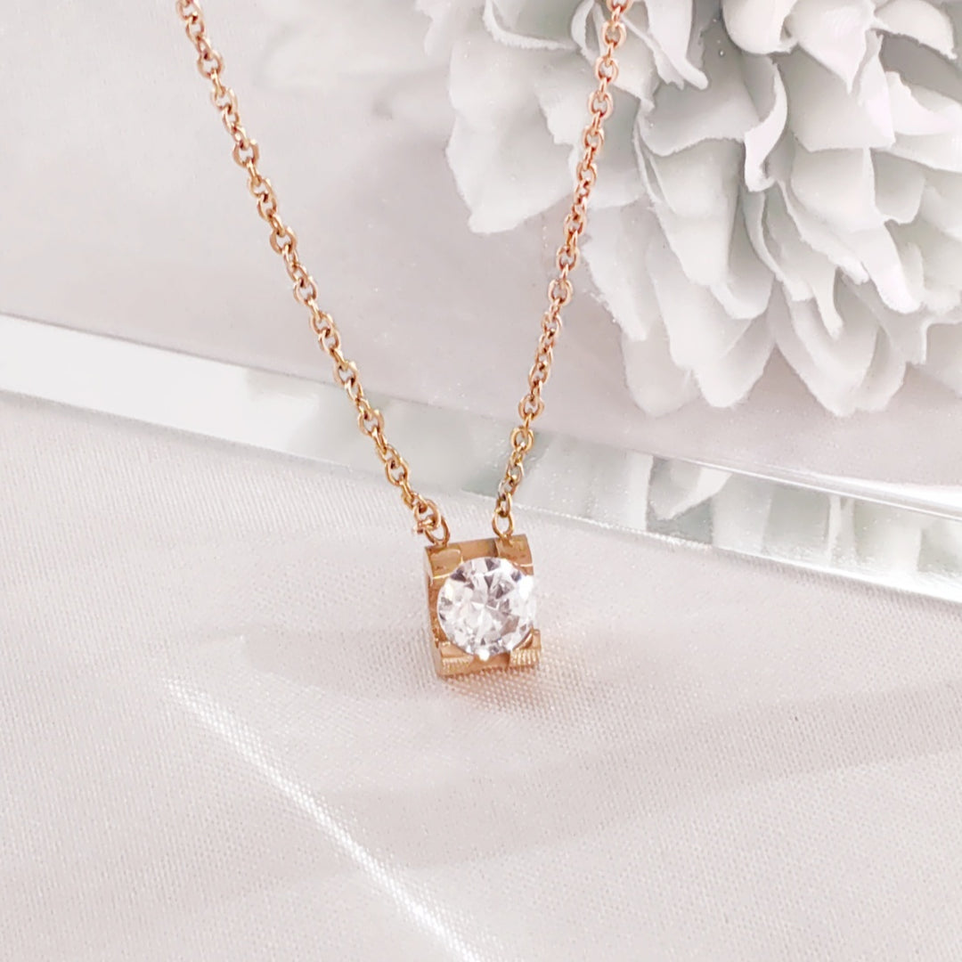 SO SEOUL Athena 0.5 CT Solitaire Diamond Simulant Zircon Rose Gold Fixed Necklace