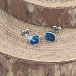 Load image into Gallery viewer, SO SEOUL Lic Crown Emerald Montana Crown Swarovski Crystal Stud Earrings