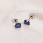 Load image into Gallery viewer, SO SEOUL Lic Crown Emerald Montana Crown Swarovski Crystal Stud Earrings
